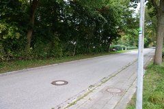 Grundstueck von Strasse aus